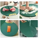 Antibacterial, mildew-proof cutting board with anti-crack handle.